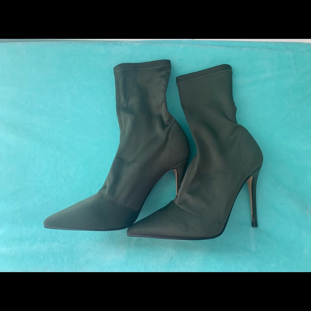 Steve Madden Daffy sock boots